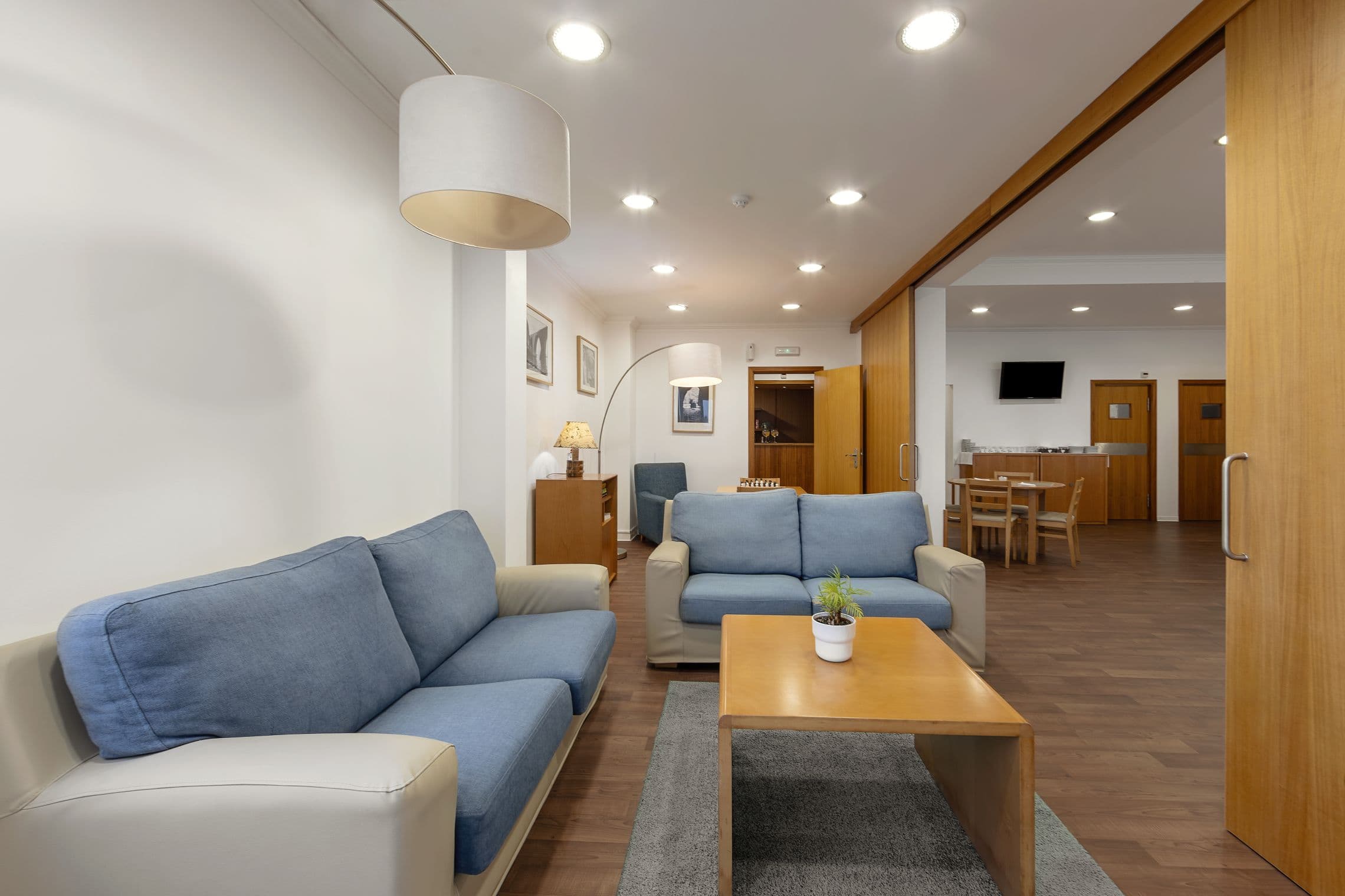 Breakfast service at Hotel Pinhalmar