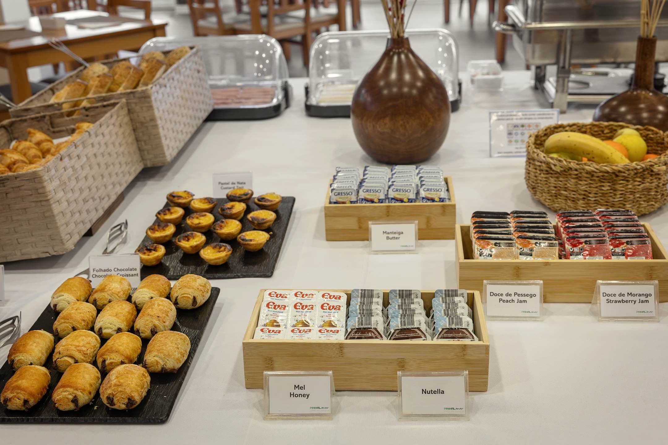 Fresh breakfast spread at Hotel Pinhal Mar